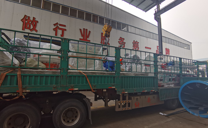 高考進(jìn)行時(shí)，金格瑞木屑顆粒機(jī)發(fā)貨時(shí).jpg